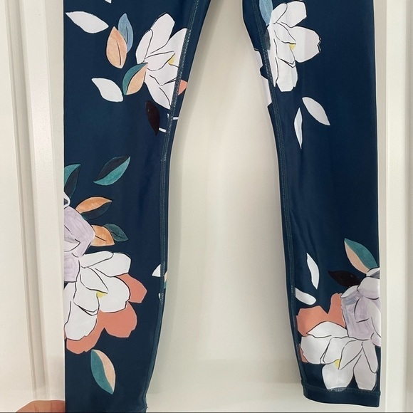NWOT Athleta Floral Elation 7/8 Tight - S - Picture 4 of 9